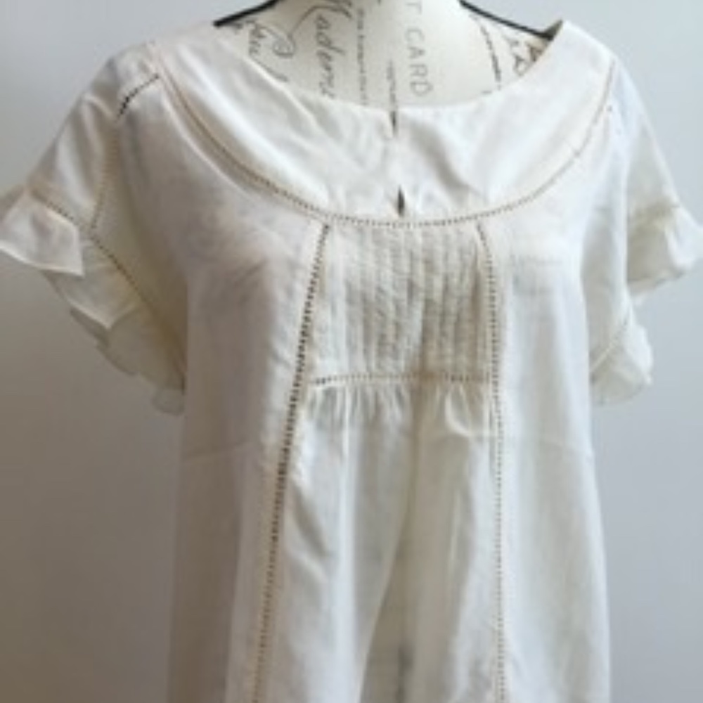 Old Navy top with ruffle sleeve/side button detail